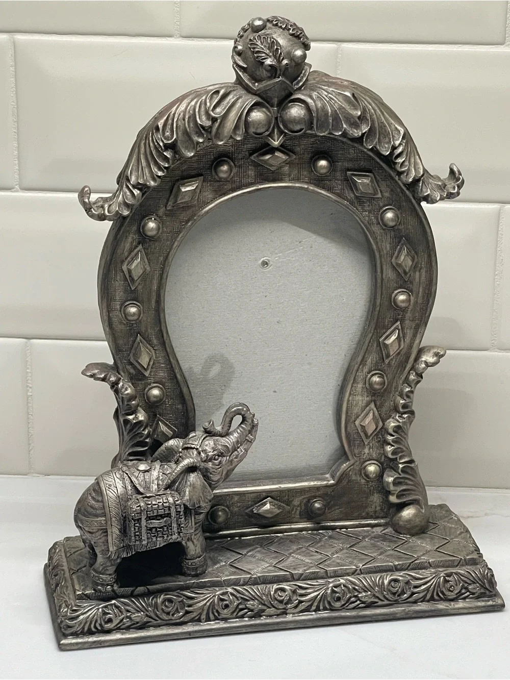 N/A ornate silver